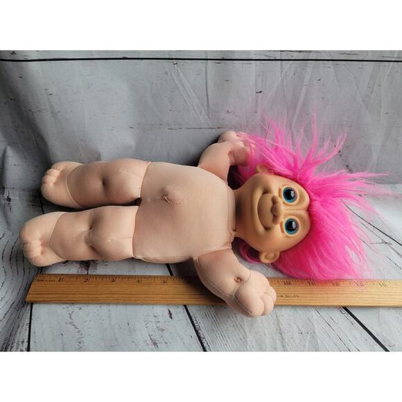 Vintage Russ Berrie Soft Body Hot Pink Haired Blue Eyed Troll Doll 12 In Read - Picture 6 of 6